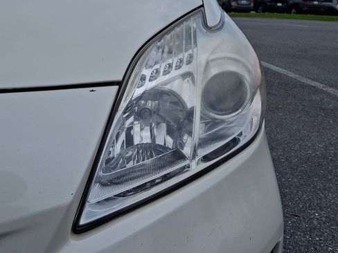 Used 2014 Toyota Prius Two FWD image 9