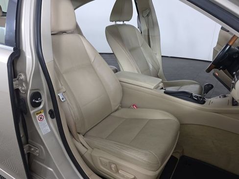 Used 2013 Lexus ES 300h w/ Luxury Pkg FWD image 30