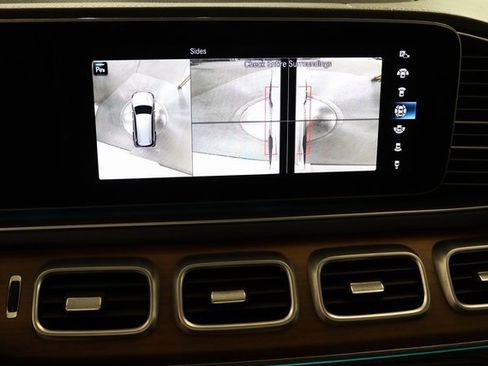 Used 2022 Mercedes-Benz GLS 580 GLS 580 image 10