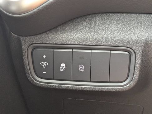 Certified 2025 Kia Soul LX w/ LX Technology Package FWD image 24