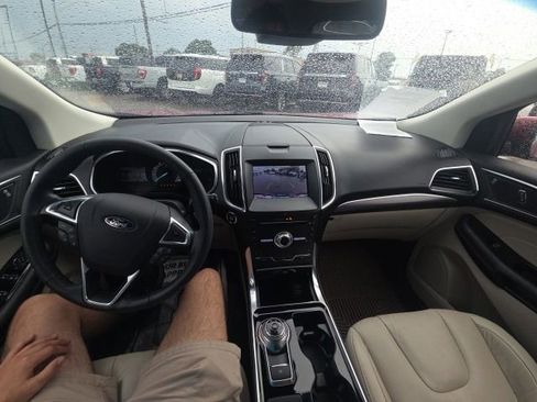 Used 2019 Ford Edge Titanium FWD image 17
