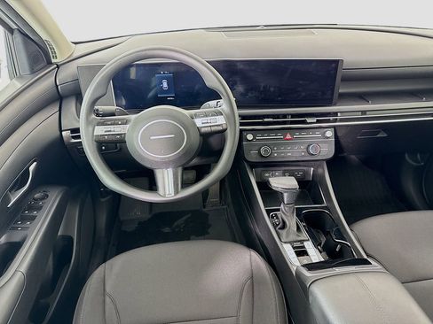 Certified 2025 Hyundai Tucson SE image 22