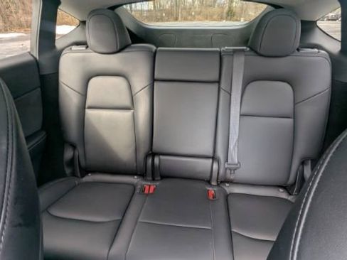 Used 2023 Tesla Model Y Long Range image 22