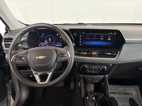 Certified 2024 Chevrolet TrailBlazer LT w/ LT Cold Weather Package FWD image 9