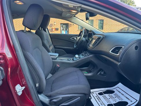 Used 2015 Chrysler 200 Limited w/ Convenience Group FWD image 15