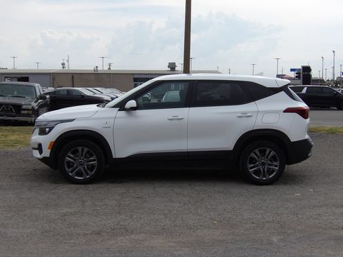 Used 2022 Kia Seltos LX AWD/4WD image 1