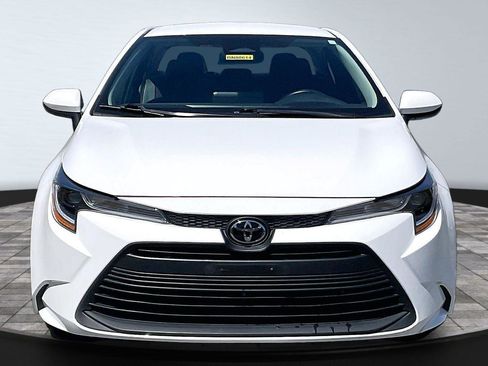 Used 2024 Toyota Corolla LE FWD image 4