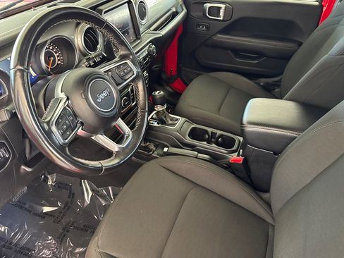 Used 2019 Jeep Wrangler Unlimited Sahara AWD/4WD image 10