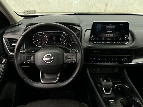 Used 2025 Nissan Rogue SV image 14