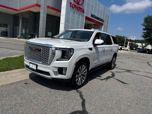 Used 2021 GMC Yukon XL Denali w/ Denali Premium Package AWD/4WD image 2