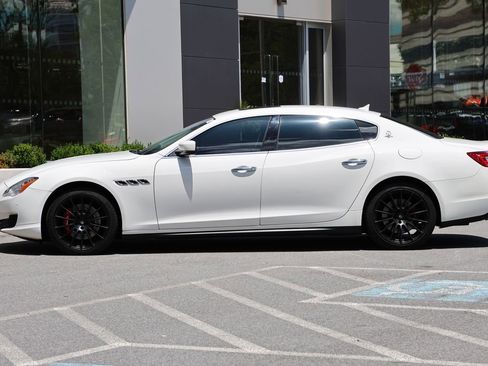 Used 2016 Maserati Quattroporte S Q4 AWD/4WD image 2
