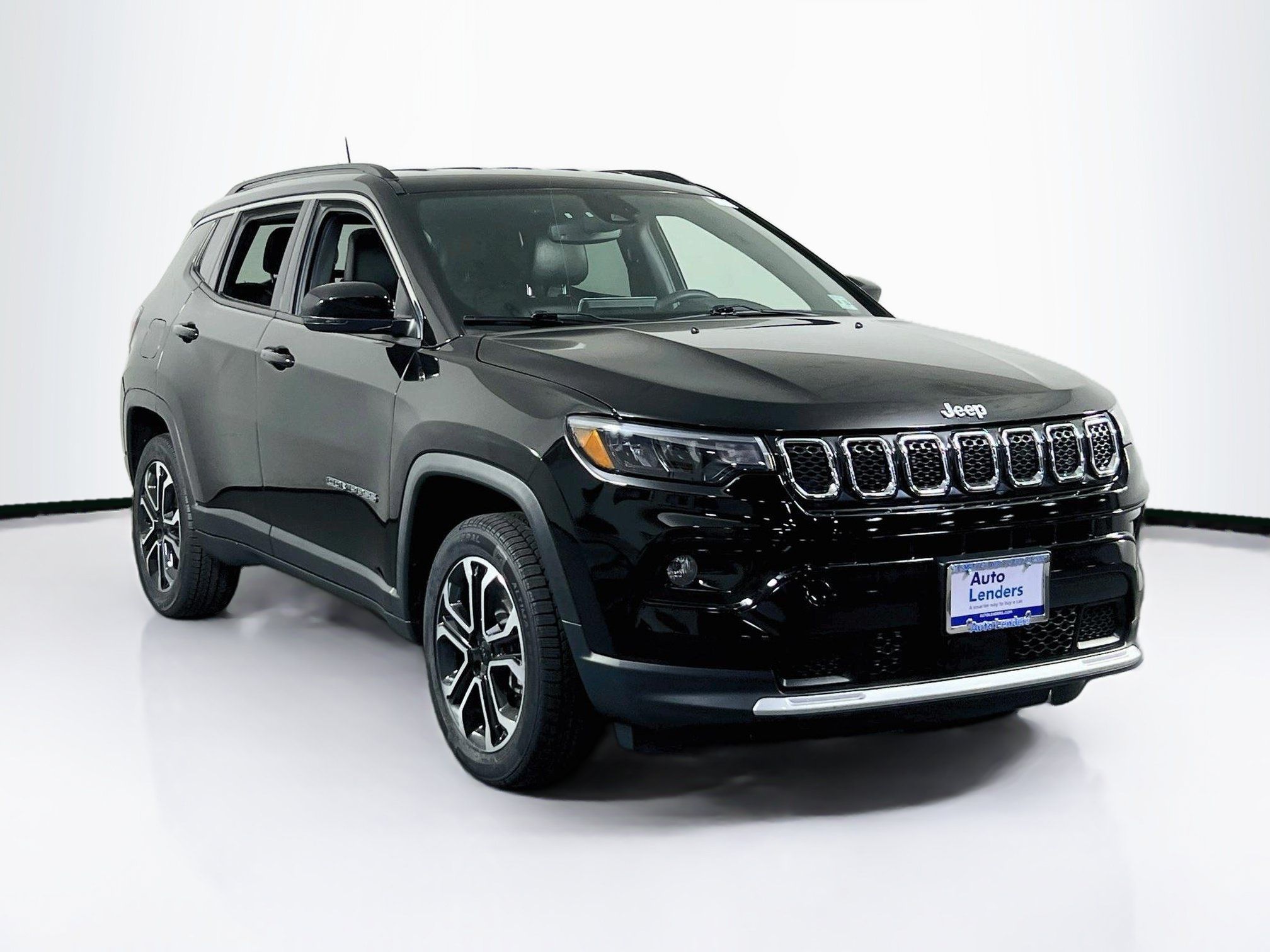 Used 2023 Jeep Compass Limited AWD/4WD image 3
