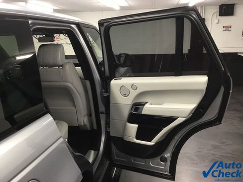 Used 2016 Land Rover Range Rover HSE image 36
