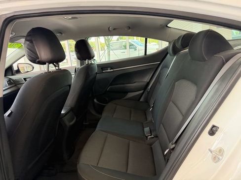 Used 2018 Hyundai Elantra SE w/ SE Connectivity Package 04 FWD image 7