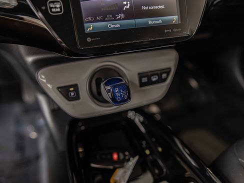 Used 2018 Toyota Prius Prime Premium image 29