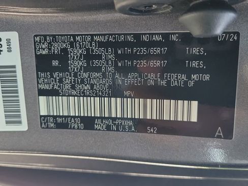Certified 2024 Toyota Sienna XLE FWD image 26