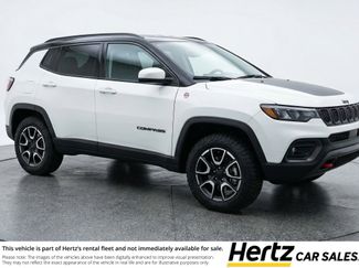 Used 2025 Jeep Compass Trailhawk AWD/4WD video 1