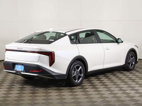 Used 2025 Kia K4 FWD image 9