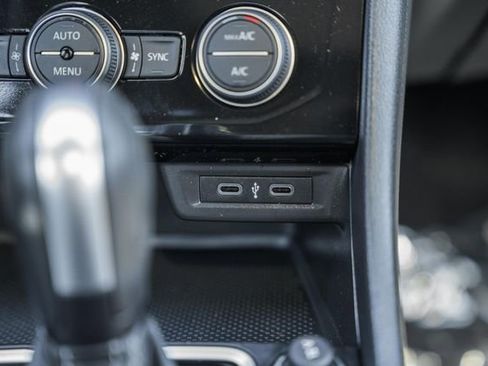 Used 2020 Volkswagen Jetta R-Line image 23