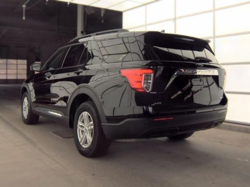 Used 2024 Ford Explorer XLT AWD/4WD image 7