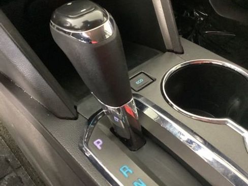 Used 2017 Chevrolet Equinox LT image 22