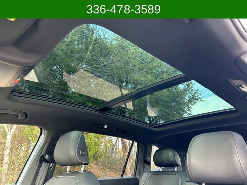 Used 2022 Volkswagen Tiguan SE R-Line image 20