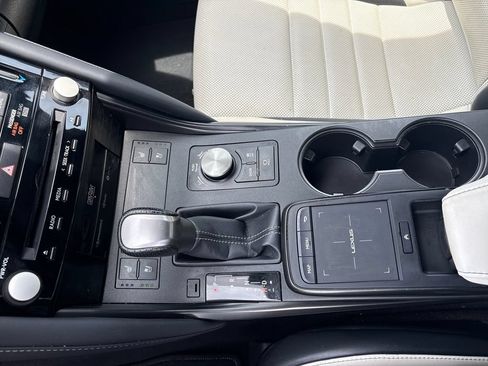 Used 2022 Lexus IS 350 F Sport RWD image 22