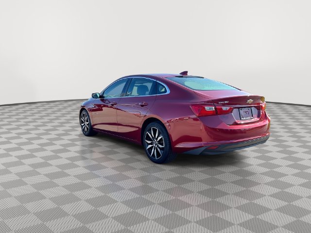 Used 2018 Chevrolet Malibu LT w/ Leather Package FWD image 8