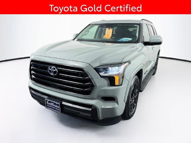 Used 2024 Toyota Sequoia SR5 AWD/4WD image 4