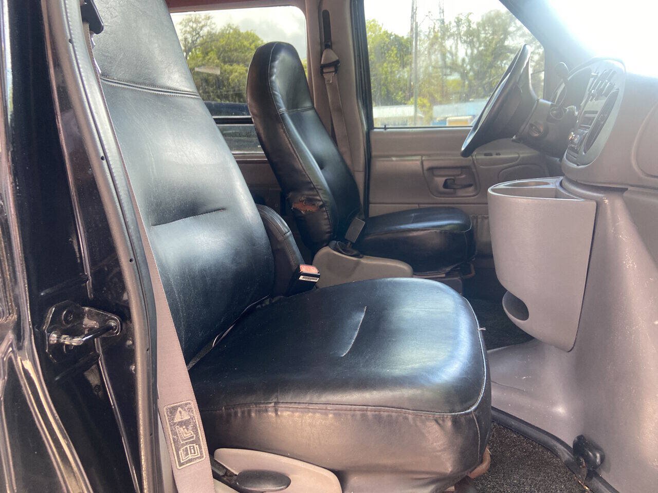 Used 1999 Ford E-250 and Econoline 250 Extended RWD image 8