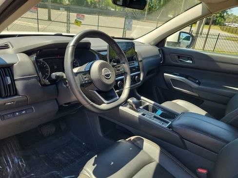 Used 2024 Nissan Pathfinder SL w/ Cargo Package FWD image 12