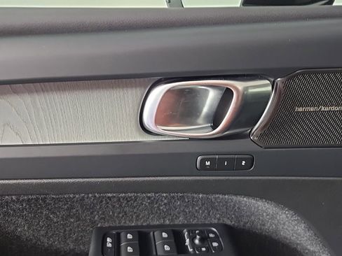 Used 2024 Volvo XC40 B5 Ultimate w/ Climate Package image 21