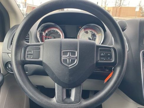 Used 2015 Dodge Grand Caravan American Value Package image 26