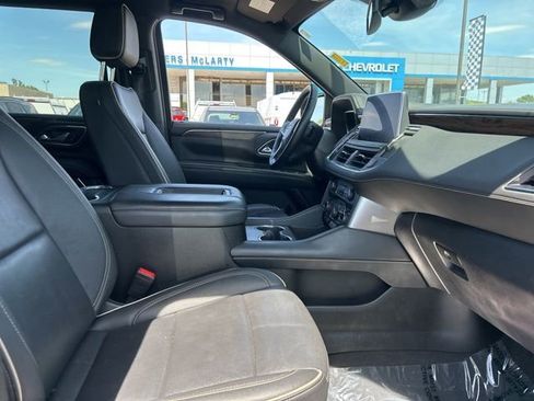 Used 2024 Chevrolet Suburban Premier AWD/4WD image 34