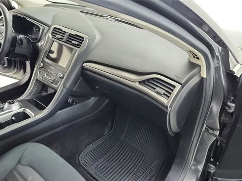 Used 2020 Ford Fusion SE image 42