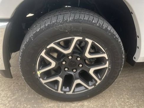 New 2026 RAM 1500 Laramie AWD/4WD image 30