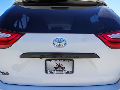 Used 2019 Toyota Sienna L FWD image 36