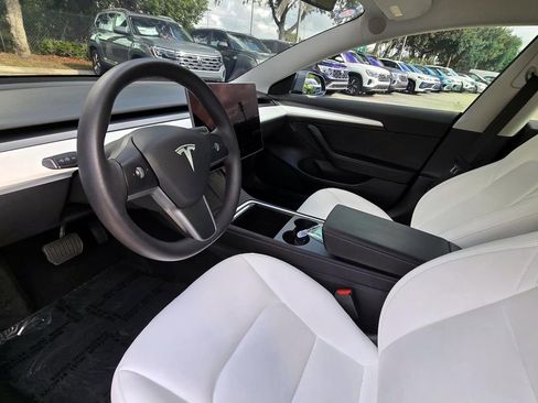 Used 2022 Tesla Model 3 Standard Range RWD image 18