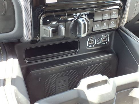 Used 2023 RAM 2500 Limited AWD/4WD image 28