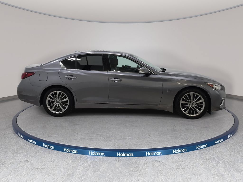 Used 2019 INFINITI Q50 Luxe w/ Essential Package (3.0T Luxe) AWD/4WD image 4