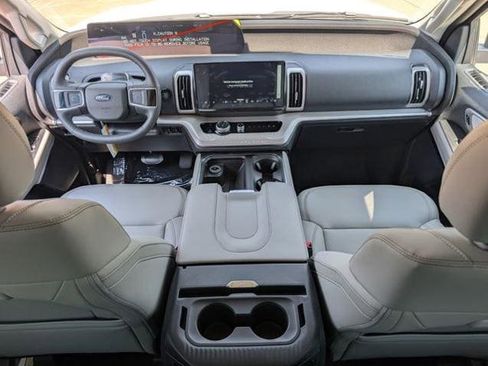 New 2025 Ford Expedition Max Active image 10