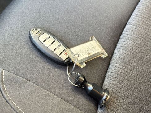 Used 2025 Nissan Altima 2.5 SV FWD image 25