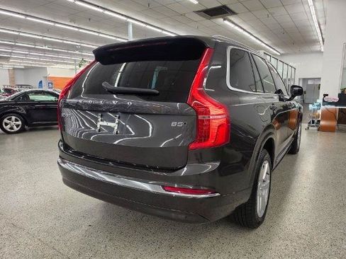 Used 2024 Volvo XC90 B5 Core AWD/4WD image 5
