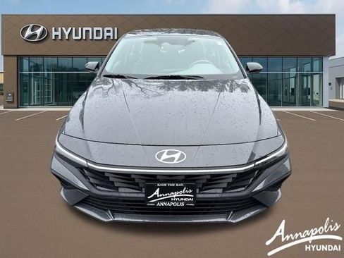 Certified 2025 Hyundai Elantra Sport image 8