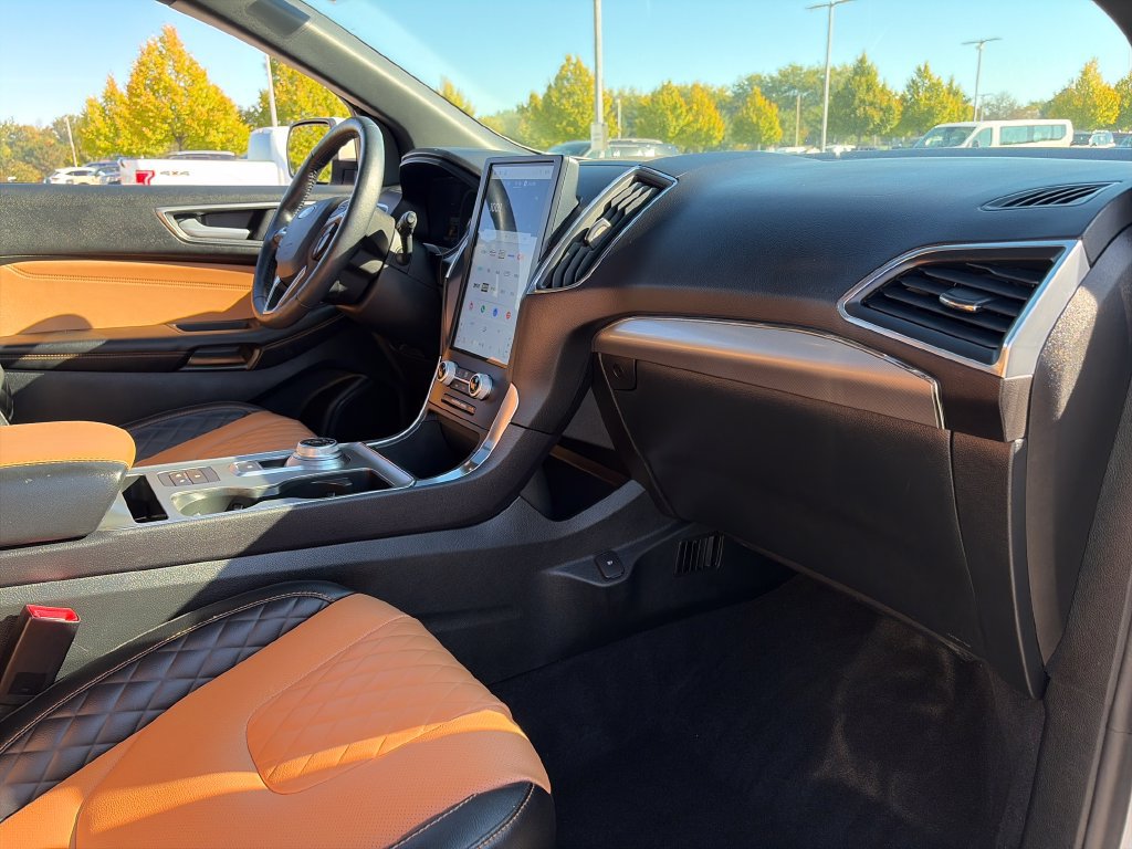 Used 2024 Ford Edge Titanium w/ Titanium Elite Package AWD/4WD image 10