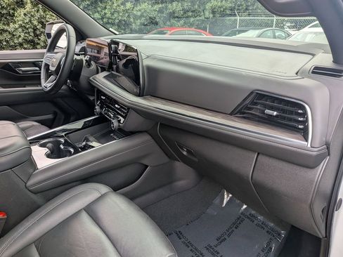 Used 2025 Chevrolet Tahoe LT image 27