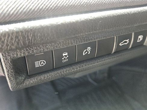 Used 2025 Toyota Camry LE AWD/4WD image 19