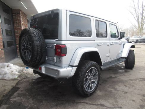 Used 2024 Jeep Wrangler High Altitude image 13