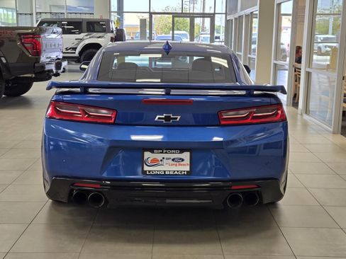 Used 2018 Chevrolet Camaro ZL1 RWD image 5