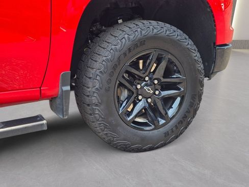 Used 2023 Chevrolet Silverado 1500 Custom Trail Boss w/ LPO, Dark Essentials Package AWD/4WD image 5